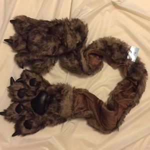 NWT Brown Warm Faux Fur scarf with paw gloves